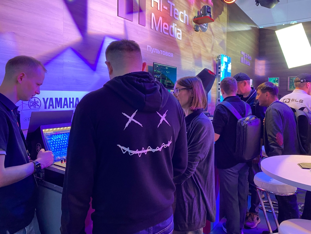 Арт-дисплеи FindArts от AUO 17” и 32”, foto-85