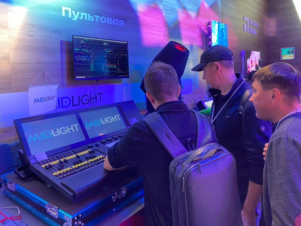 Арт-дисплеи FindArts от AUO 17” и 32”, foto-85