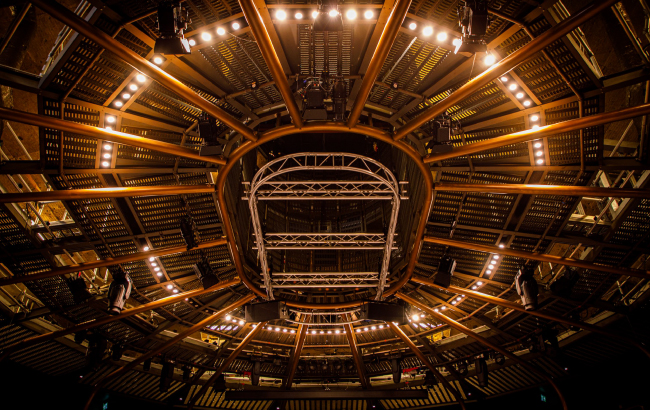 Многопрофильный Центр искусств «Олбани» в Лондоне перешел на системы звукоусиления EM Acoustics