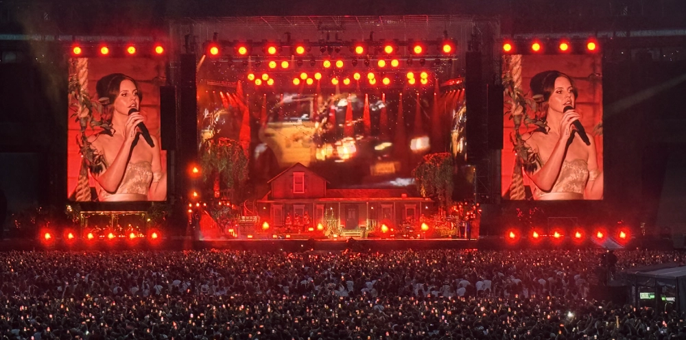 Турне Ланы Дель Рей завораживает визуальными эффектами Hippotizer, фото-4