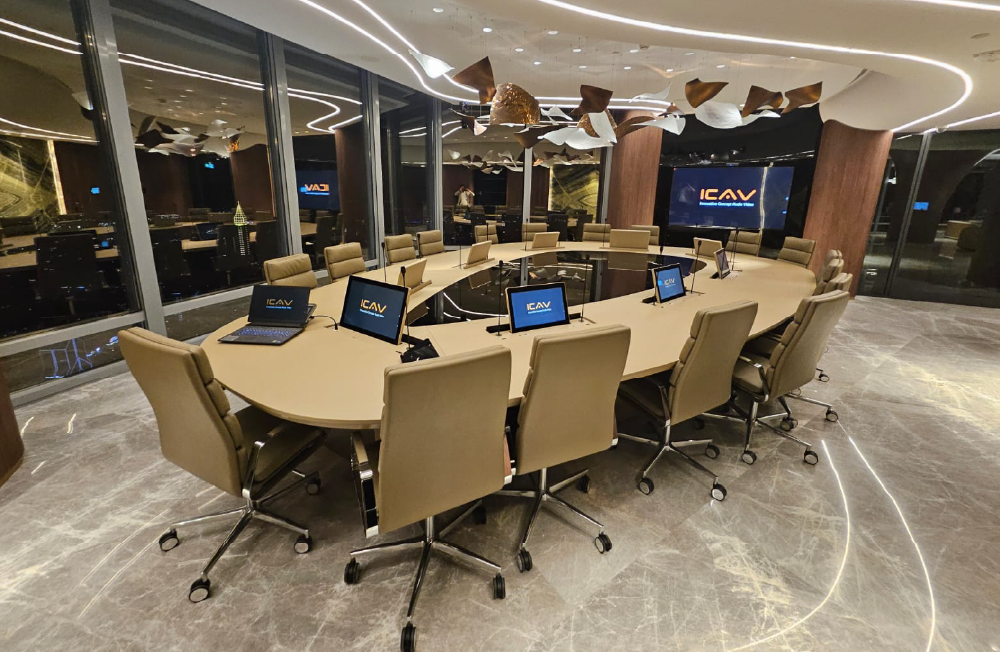 Мониторы Arthur Holm дополнили премиальный конференц-зал Бурдж-Халифы, фото-3