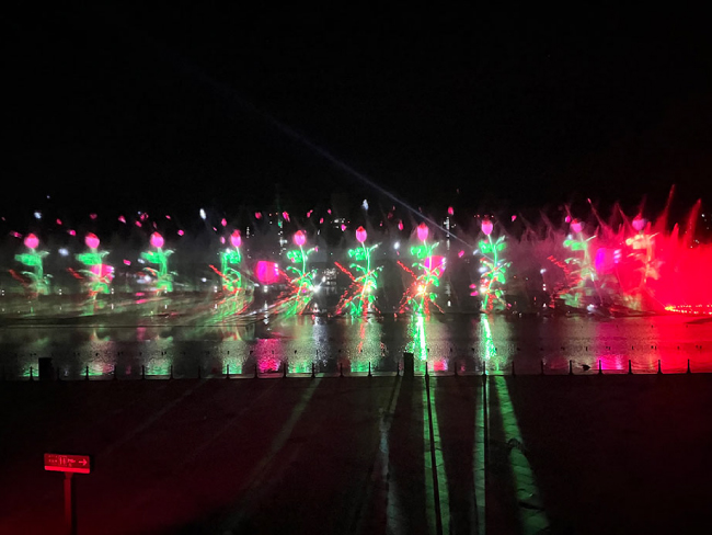 Мэппинг на фонтаны поразил зрителей благодаря 1-чиповым проекторам Digital Projection, фото-04