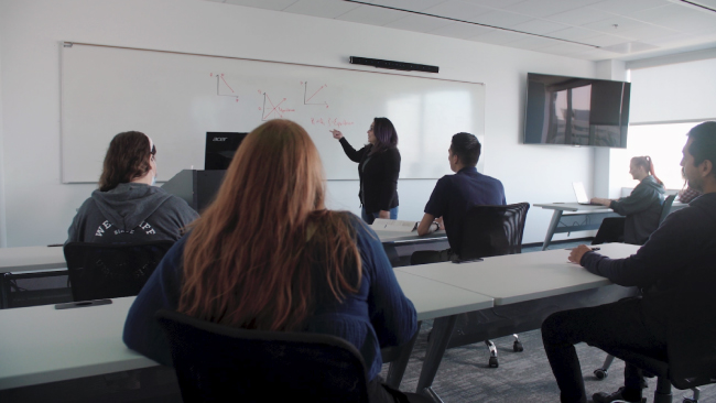 Shure STEM Ecosystem расшило возможности для удаленных студентов Университета Уэстклиффа