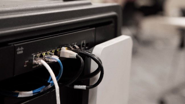 vks-from-Shure-Huddly-Zoom -pryamaya-translyacia-meropriatia-news-650-6.jpg