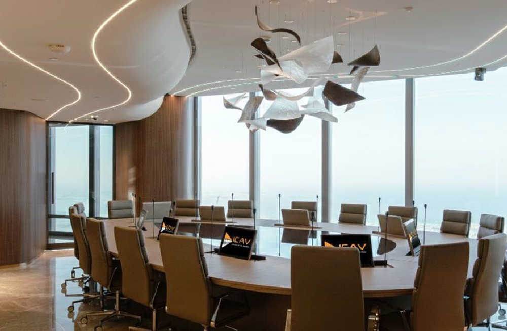 Мониторы Arthur Holm дополнили премиальный конференц-зал Бурдж-Халифы, фото-1