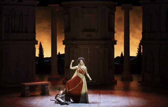 Лидо, главный музыкальный театр на Елисейских полях, вновь открыт c освещением Elation, фото-4